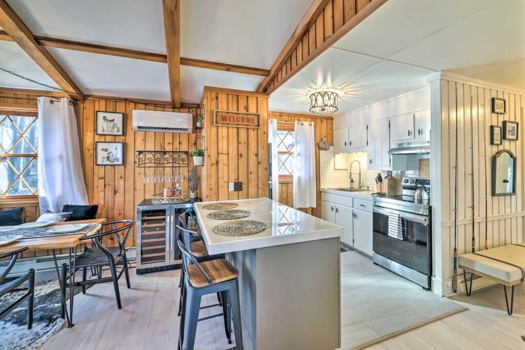 Stylish And Cozy Cabin, Walking Distance To Big Bass Lake Gouldsboro Dış mekan fotoğraf