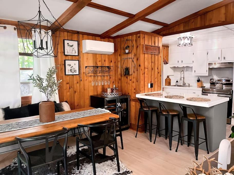 Stylish And Cozy Cabin, Walking Distance To Big Bass Lake Gouldsboro Dış mekan fotoğraf