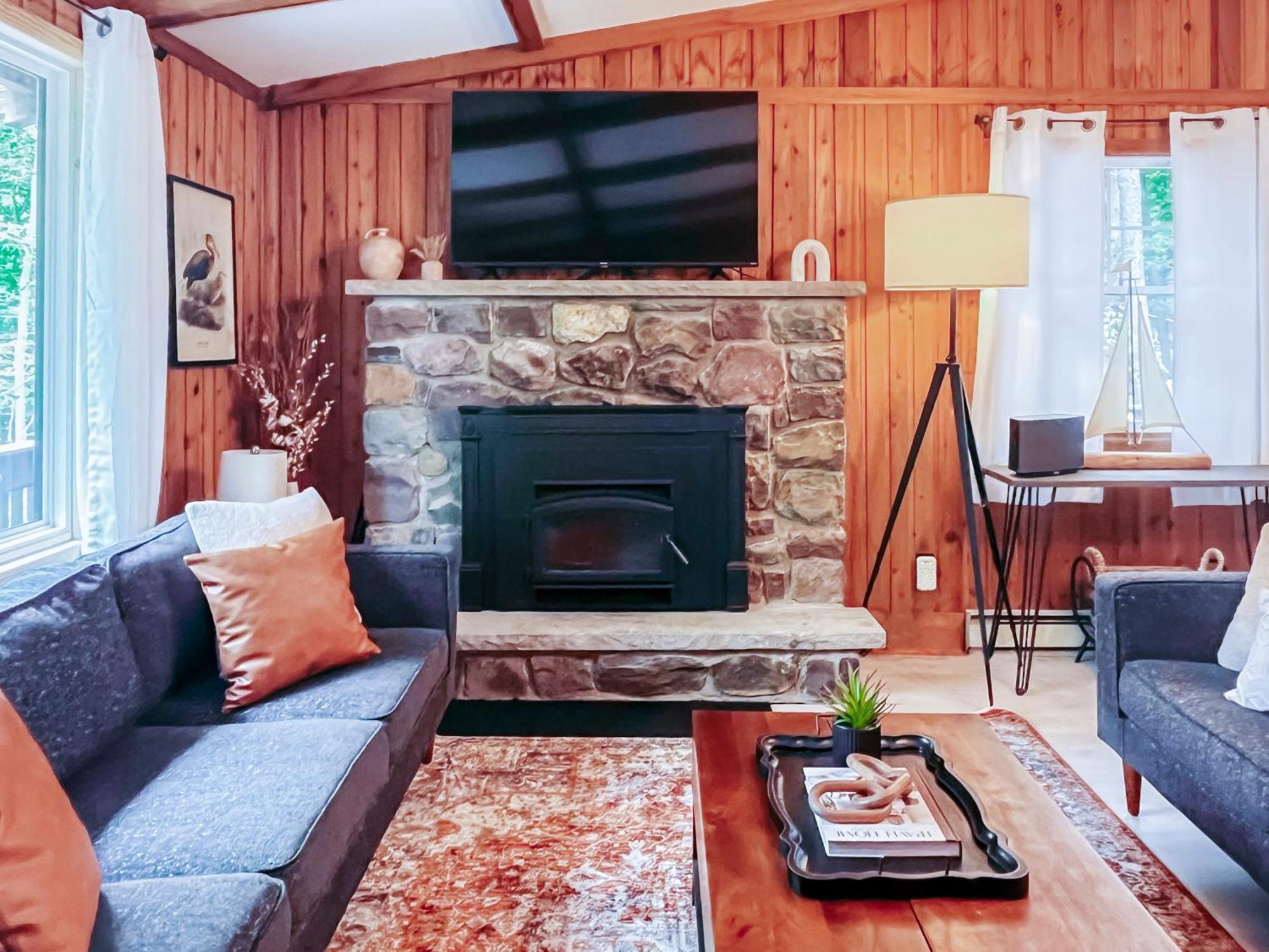Stylish And Cozy Cabin, Walking Distance To Big Bass Lake Gouldsboro Dış mekan fotoğraf